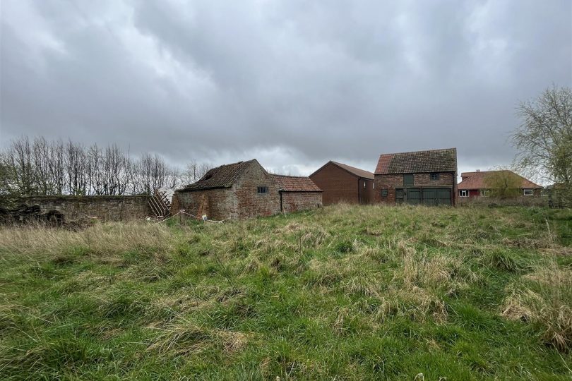 Lot 2 – Outbuildings with Planning Permission and Land (9.77 Ac), South Somercotes