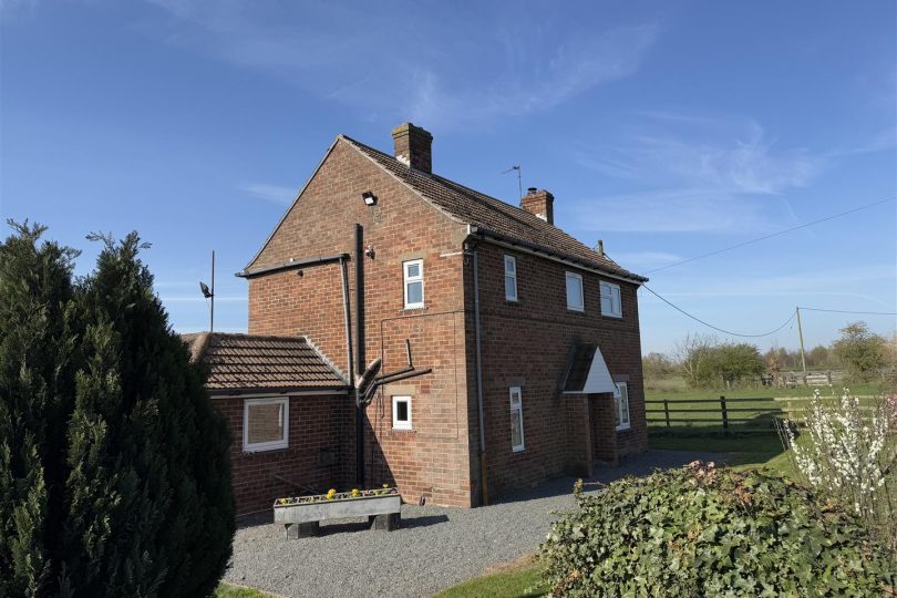 17.70 Acres – Fleet Grove Farm, Carr Lane, East Stockwith