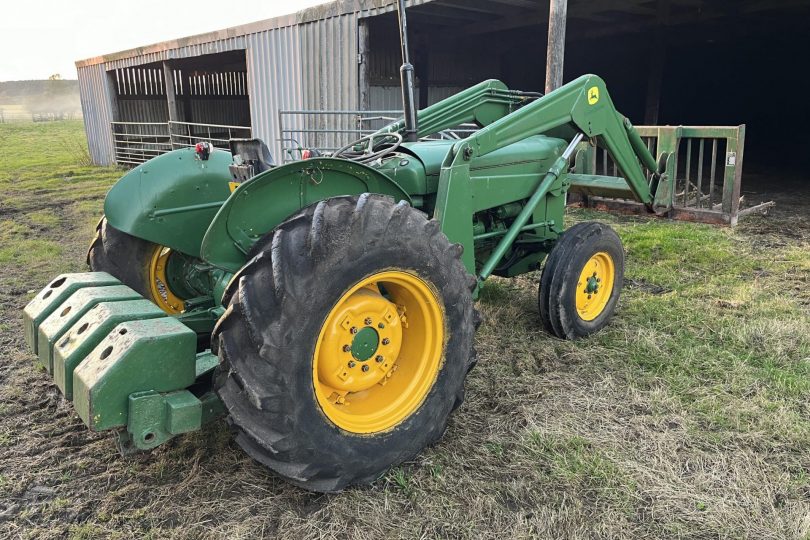 Lot 425 – MASSEY FERGUSON ‘INDUSTRIAL’ TRACTOR