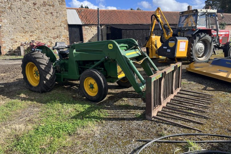 Lot 425 – MASSEY FERGUSON ‘INDUSTRIAL’ TRACTOR