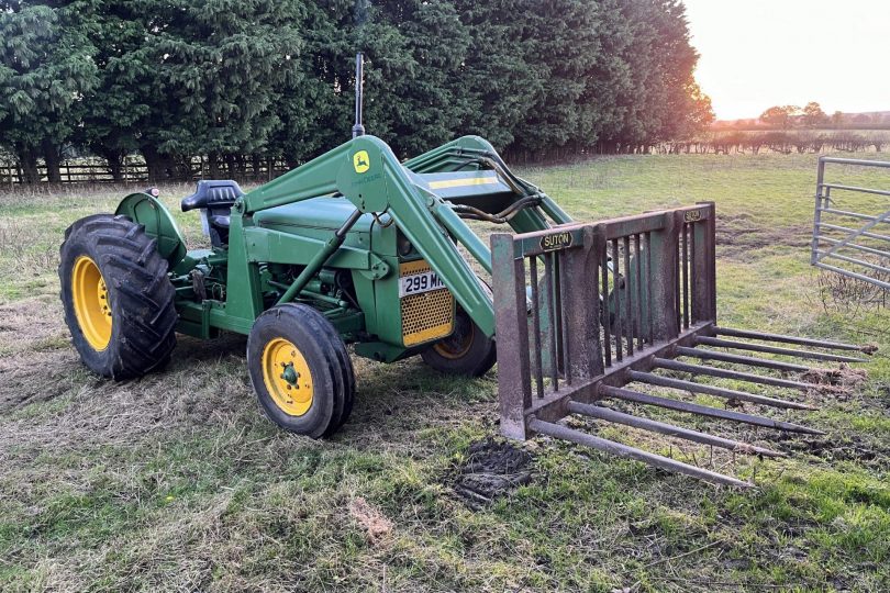 Lot 425 – MASSEY FERGUSON ‘INDUSTRIAL’ TRACTOR