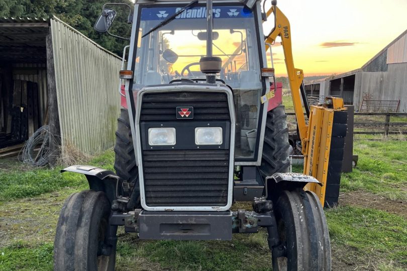 Lot 426 – (1996) MASSEY FERGUSON 390 TRACTOR