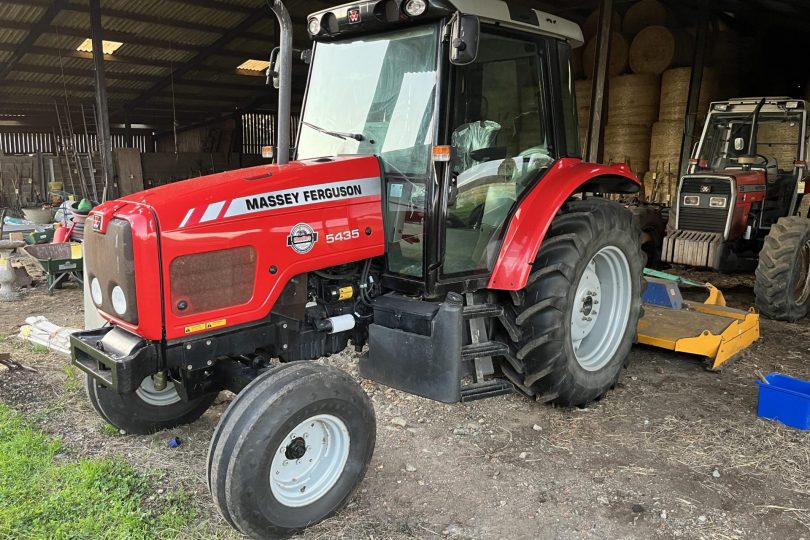 Lot 428 – (2004) MASSEY FERGUSON 5435 TRACTOR