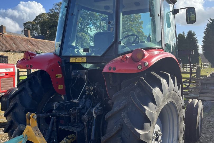 Lot 428 – (2004) MASSEY FERGUSON 5435 TRACTOR